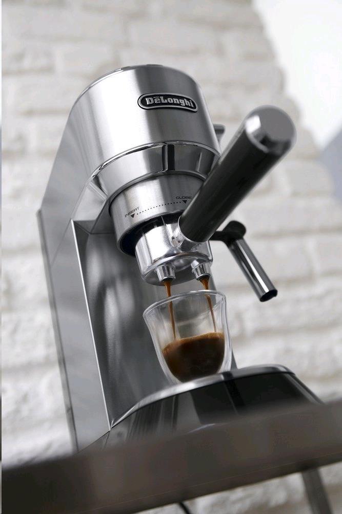 Pákové espresso DELONGHI EC 680 M stříbrné (silver) kak.cz