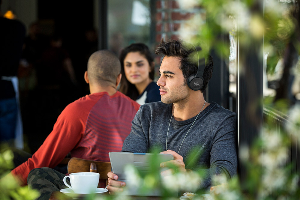 Bezdrátová sluchátka JBL TUNE600BTNC bílý white