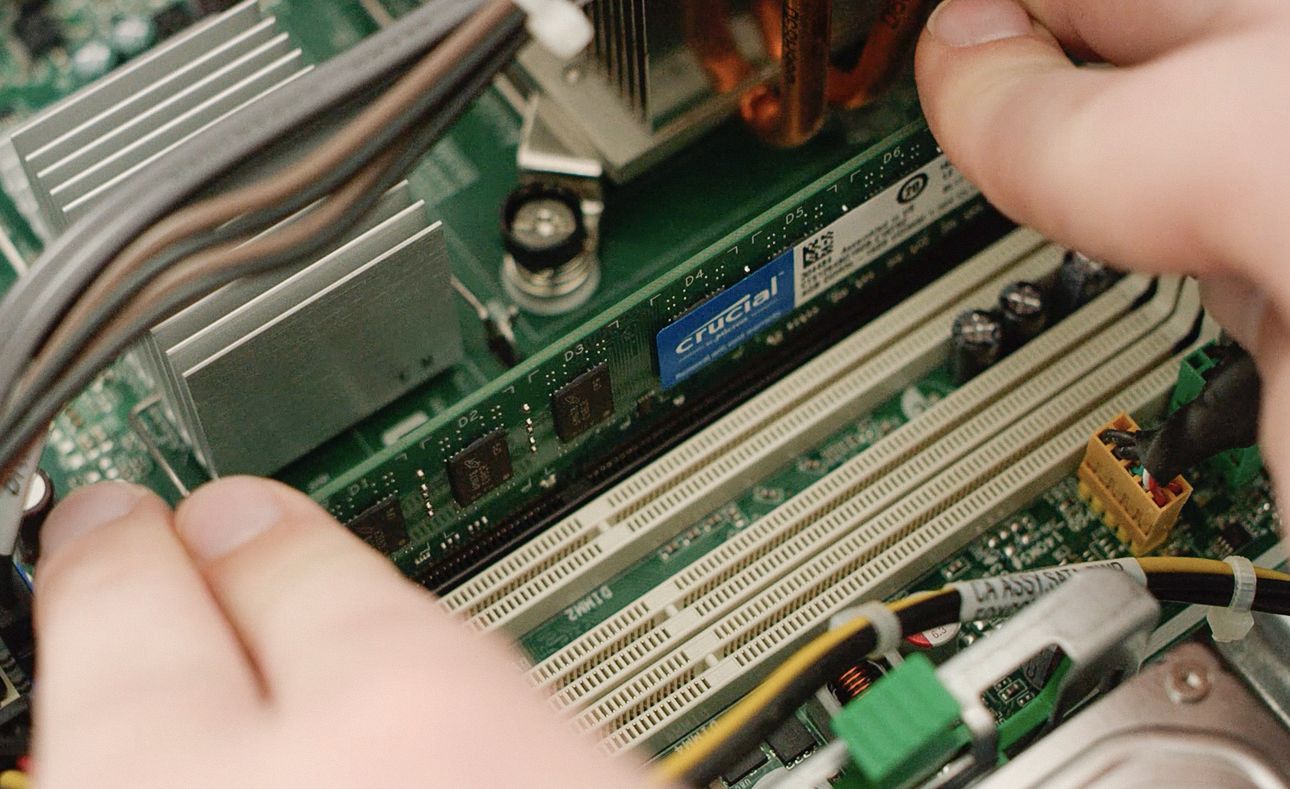 Paměťový modul CRUCIAL 4GB DDR4 2400MHz