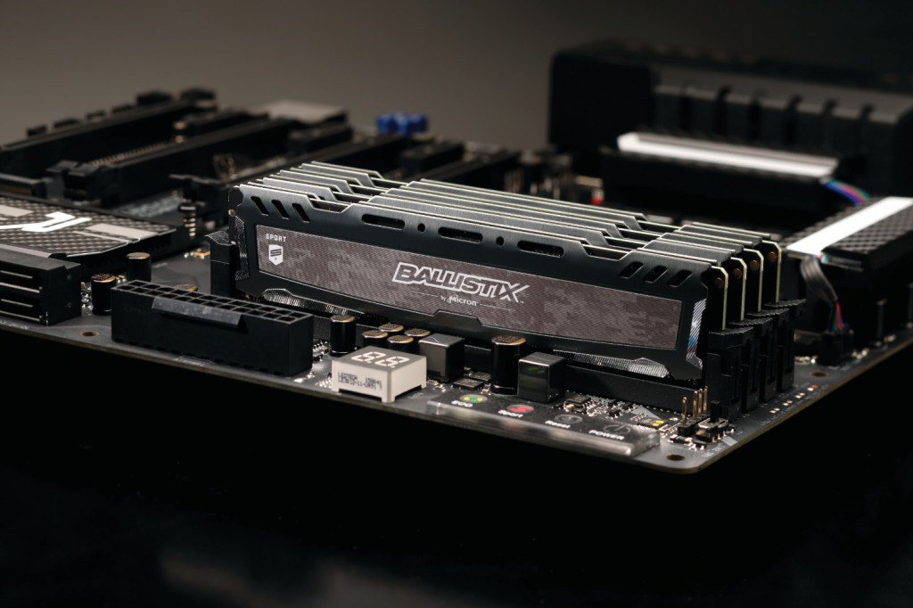 Paměťový modul CRUCIAL 8GB DDR4 3200MHz Ballistix Sport LT bílá white