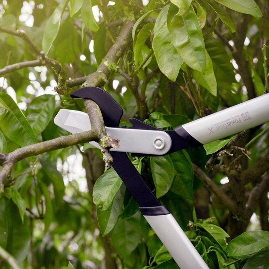Zahradní nůžky FISKARS PowerGear X LX94 dvoučepelové