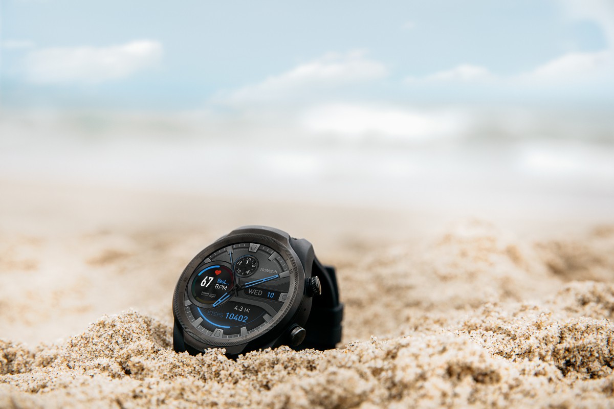Chytré hodinky TICWATCH Pro 4G černé Black