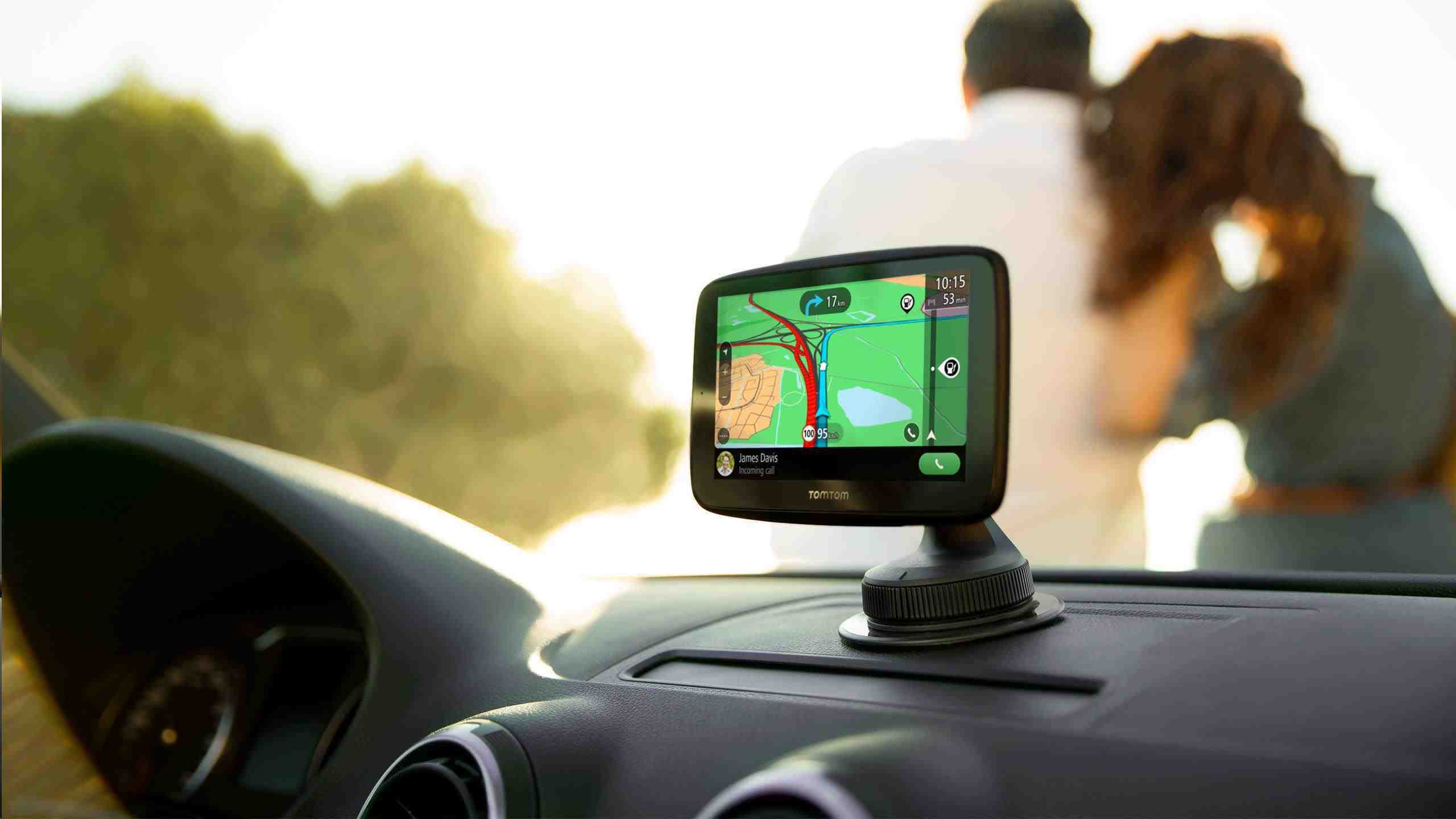 GPS navigace do auta TOMTOM GO ESSENTIAL 5  EU45 Lifetime