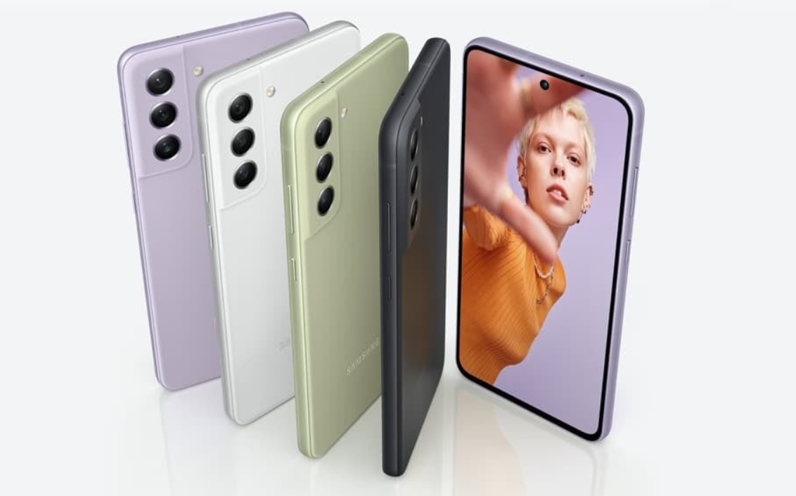 Mobilní telefon SAMSUNG Galaxy S21 FE 5G 6GB128GB bílý white