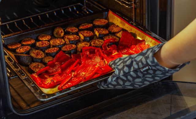 Vestavná trouba ETA 3785 černý black