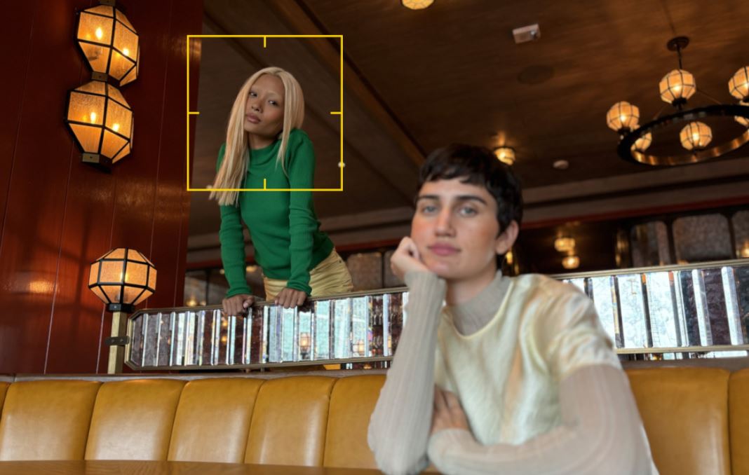 Mobilní telefon APPLE iPhone 15 128GB žlutá yellow