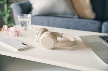 Bezdrátová sluchátka SONY WHCH520 béžová