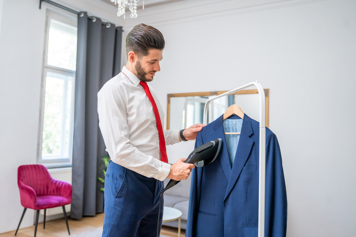 Napařovač oděvů LAUBEN Handheld Steam Iron 1950BC