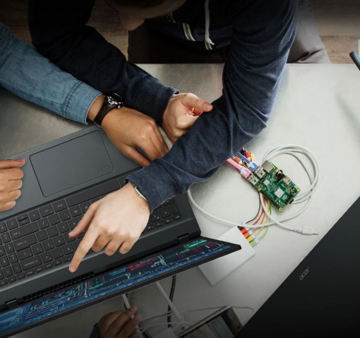 Herní notebook ACER Aspire 7 A71576G552V černý black