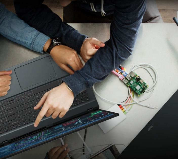 Herní notebook ACER Aspire 7 A71576G56CP černý black