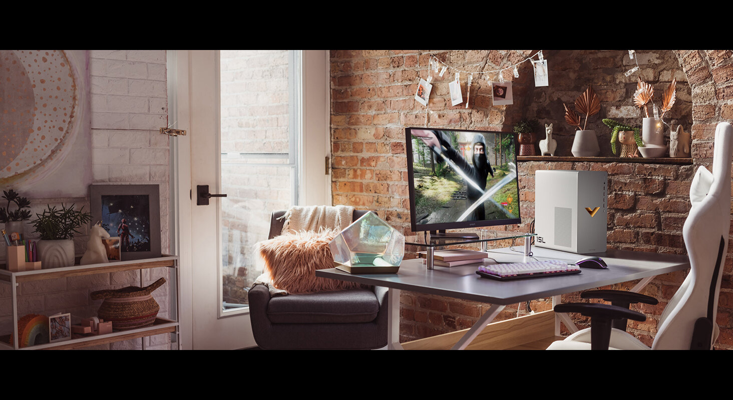 Herní počítač HP Victus TG022020nc i514400F bílý white