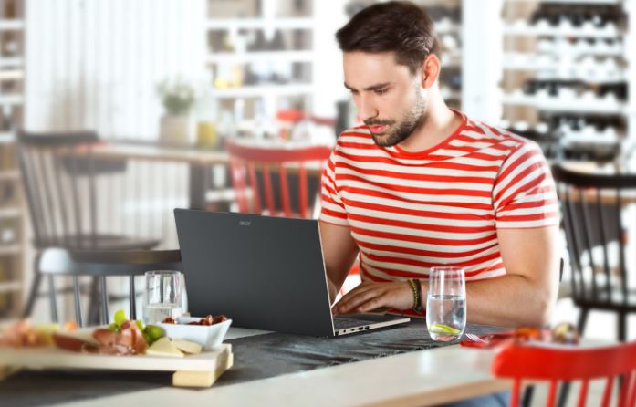 Notebook ACER Aspire 16 A1671M50ZL