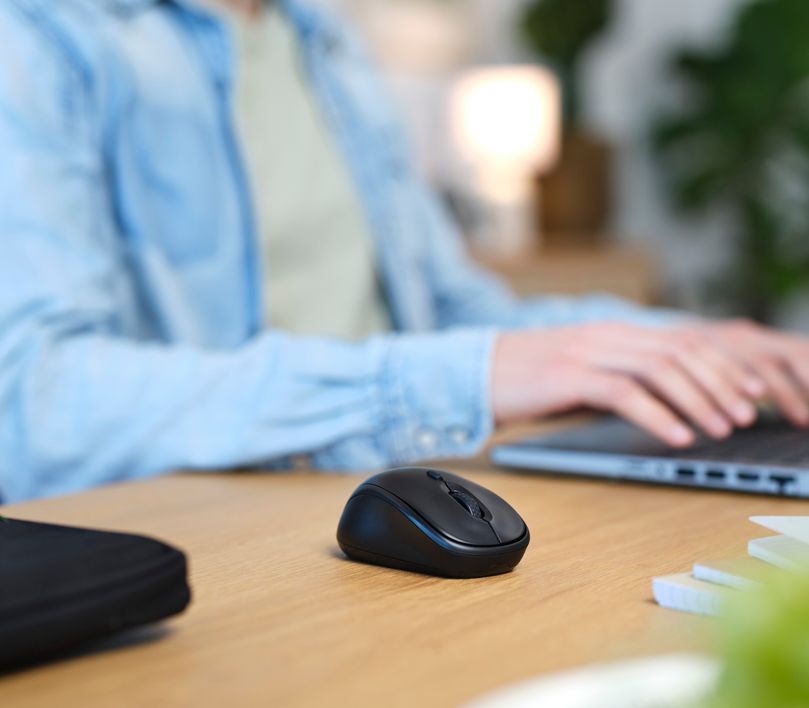 Brašna na notebook TRUST BOLOGNA + optická myš černá black