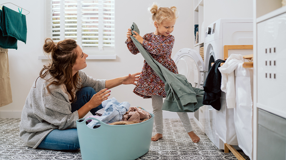 Předem plněná slim pračka PHILCO PLDSI 147 C steam