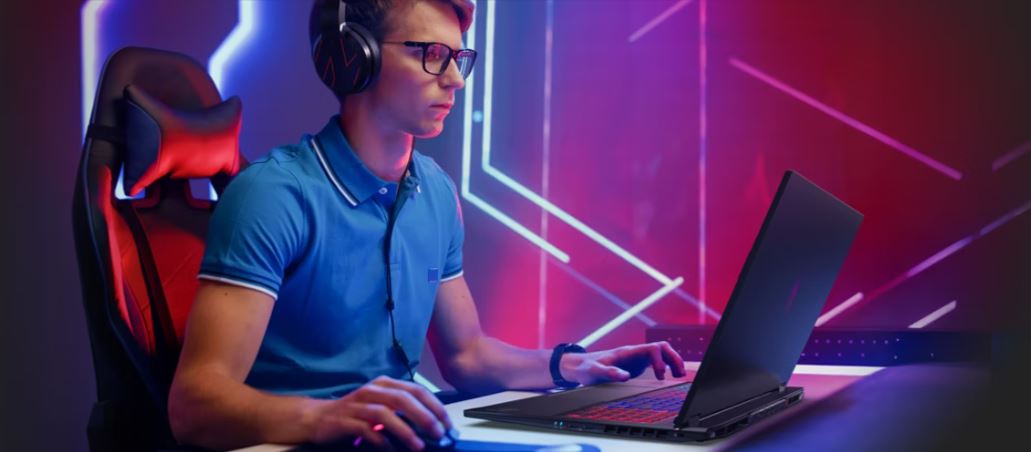 Herní notebook ACER Nitro 18 AI AN1861R013