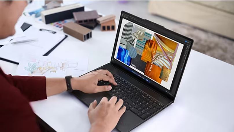 Notebook LENOVO ThinkPad E E16 G37240H