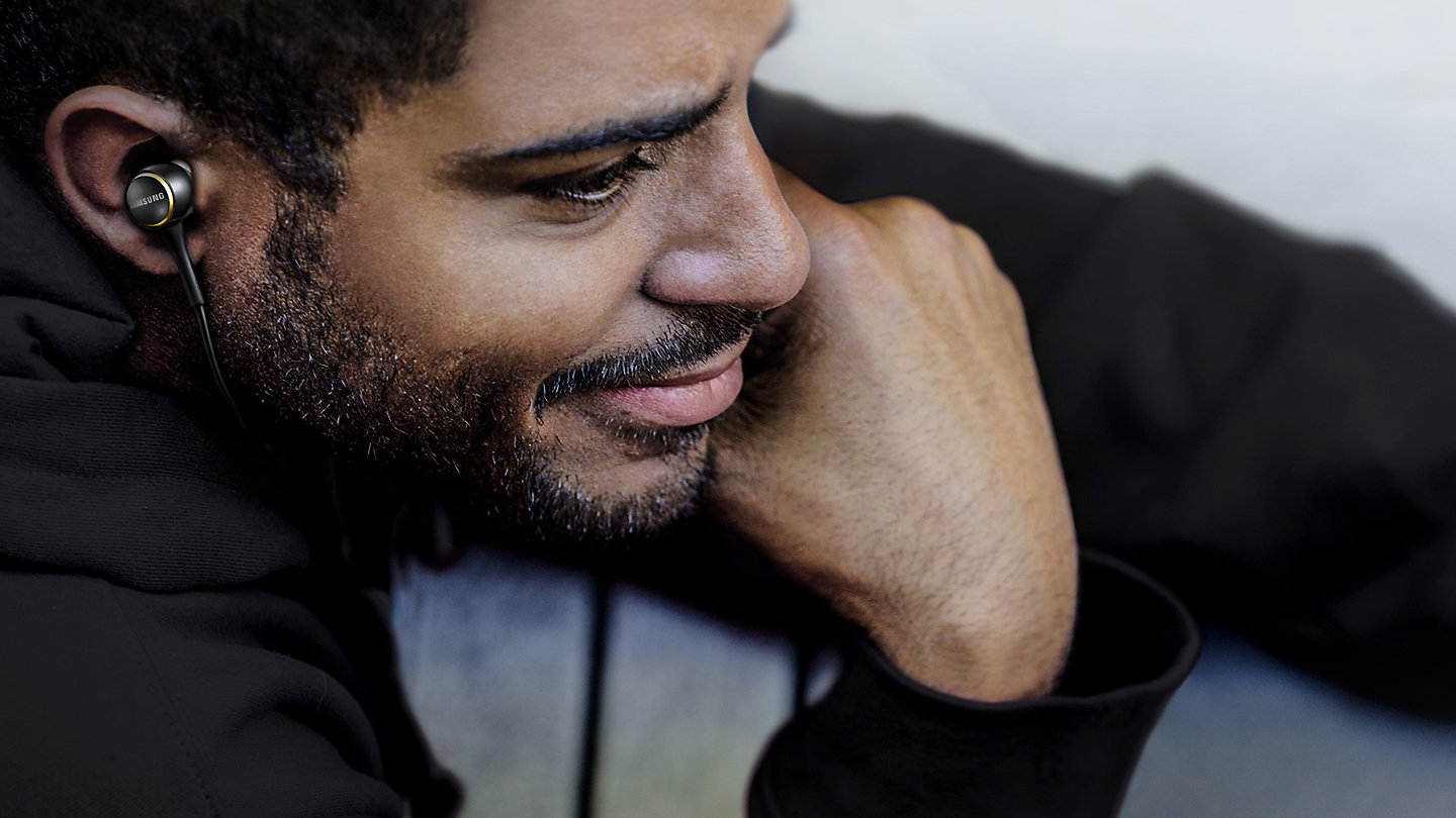 Sluchátka SAMSUNG Wired In EarMass bílý white