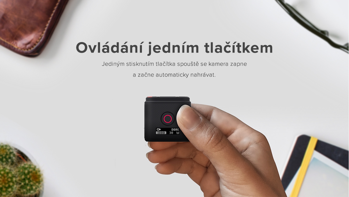 Ovládání jedním tlaítkem - Jediným stisknutím tlaítka spoušt se kamera zapne a zane automaticky nahrávat.