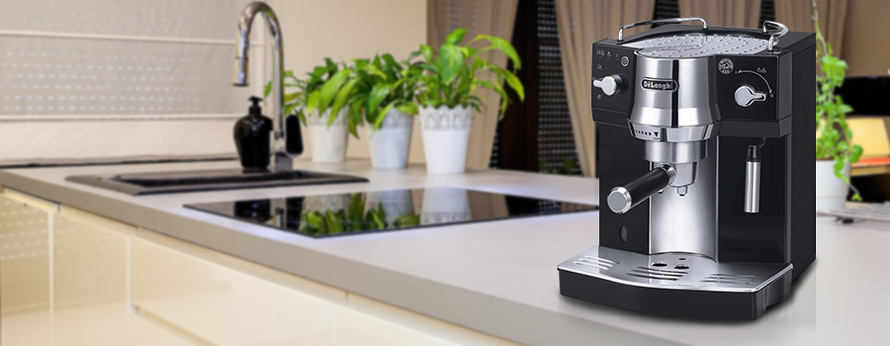 Pákové espresso DELONGHI EC 820B černé Black